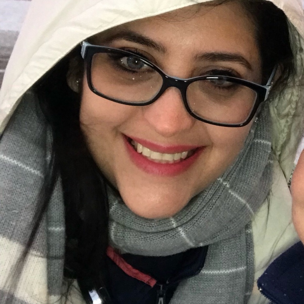 Meet your Posher, Adrianne